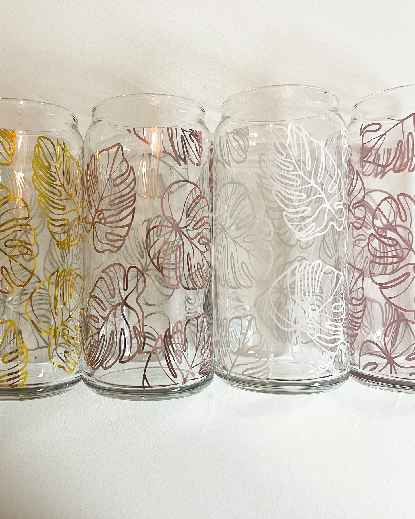 Monstera leaf wrap around Libby 'beer' Glass Cup 16oz or 20ozbamboo lids  with straw hole // libby beer can glass cup